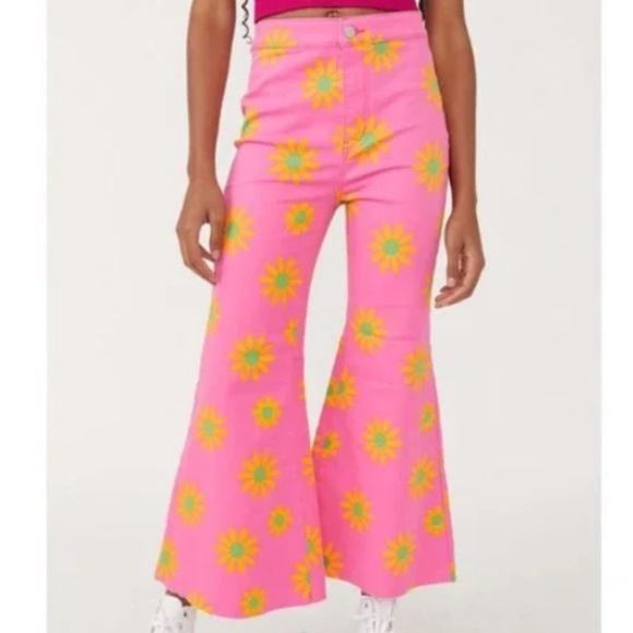 Free People Youthquake Printed Crop Flare Jeans in Lipstick Combo sz 26 - Picture 1 of 6